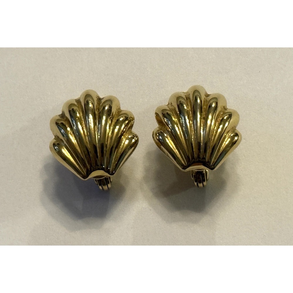 Vtg Monet Signed Gold Tone Seashell Clam Shell Clip On Earrings Minimalist Retro